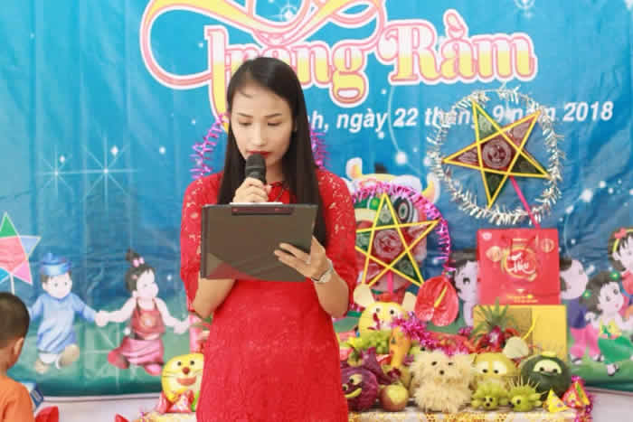 Chùm ảnh vui Tết Trung Thu của cô và trò Biển Dương năm 2018