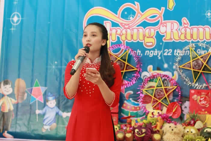 Chùm ảnh vui Tết Trung Thu của cô và trò Biển Dương năm 2018