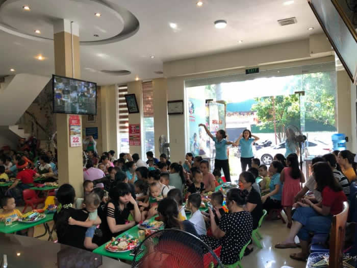 Chùm ảnh vui Tết Trung Thu của cô và trò Biển Dương năm 2018